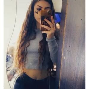 Meet your Posher, Elise